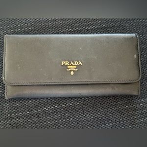 Women’s Prada wallet